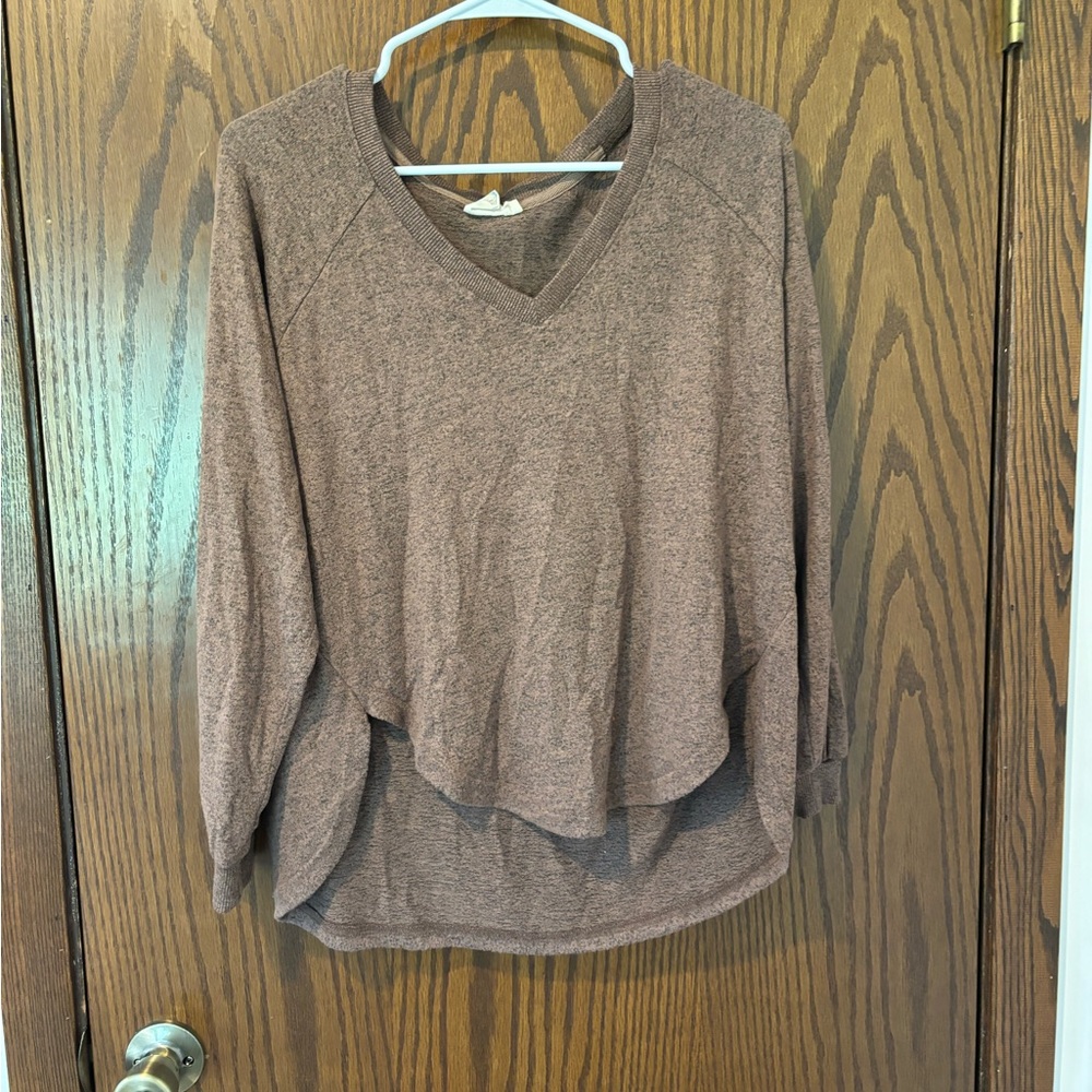White crown sweater
